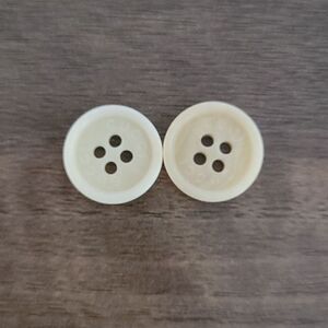 GUCCI Set of 2 Tan Buttons Engraved with 'GUCCI'